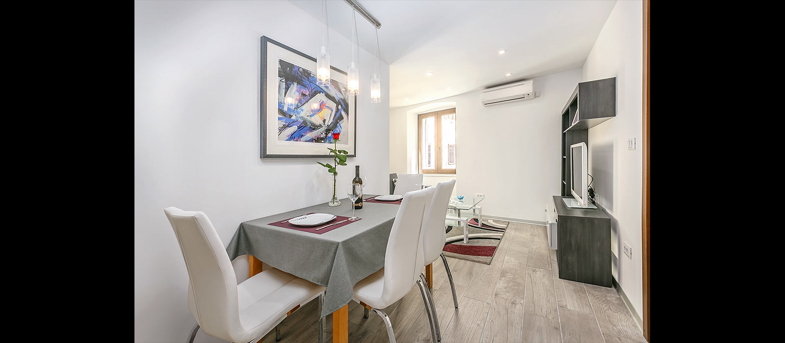 #slidecaption2 beautiful appartment in city center