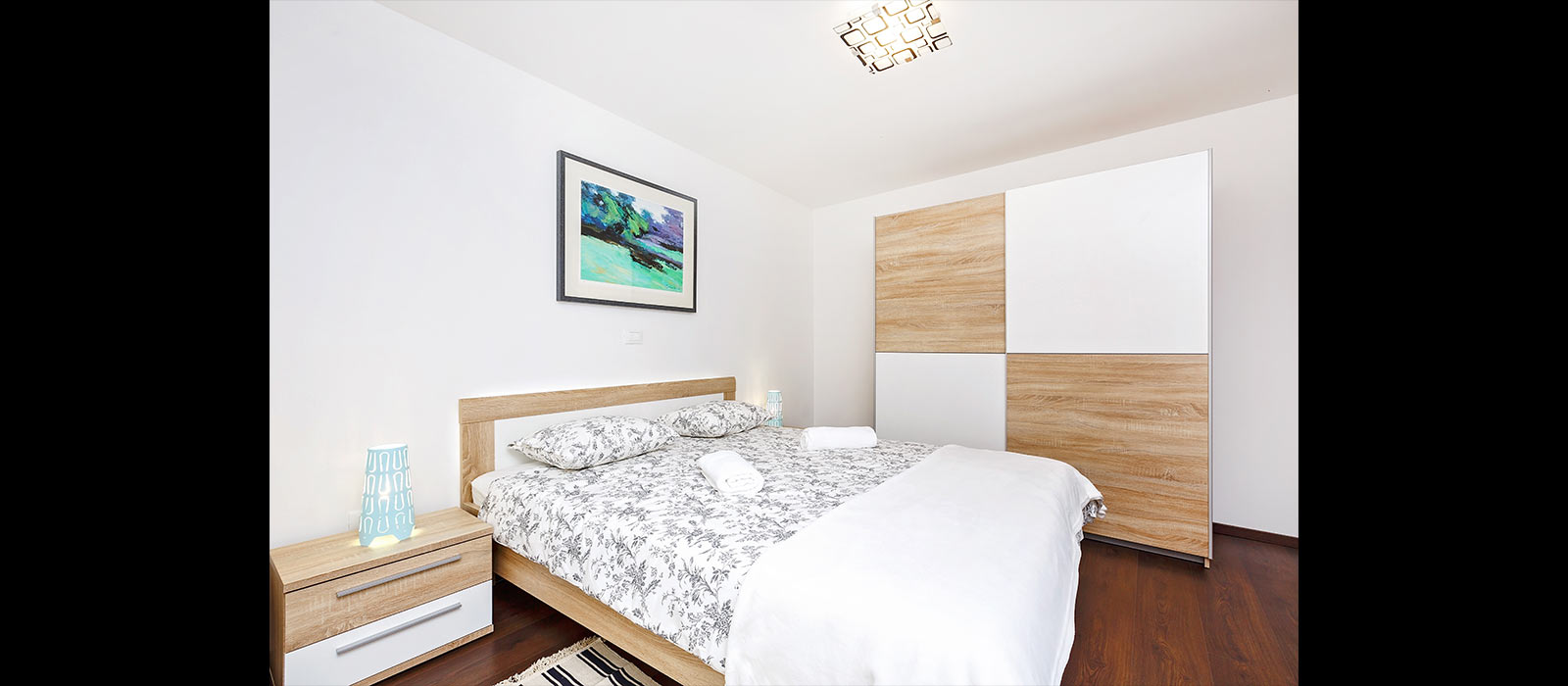 #slidecaption4 city center porec